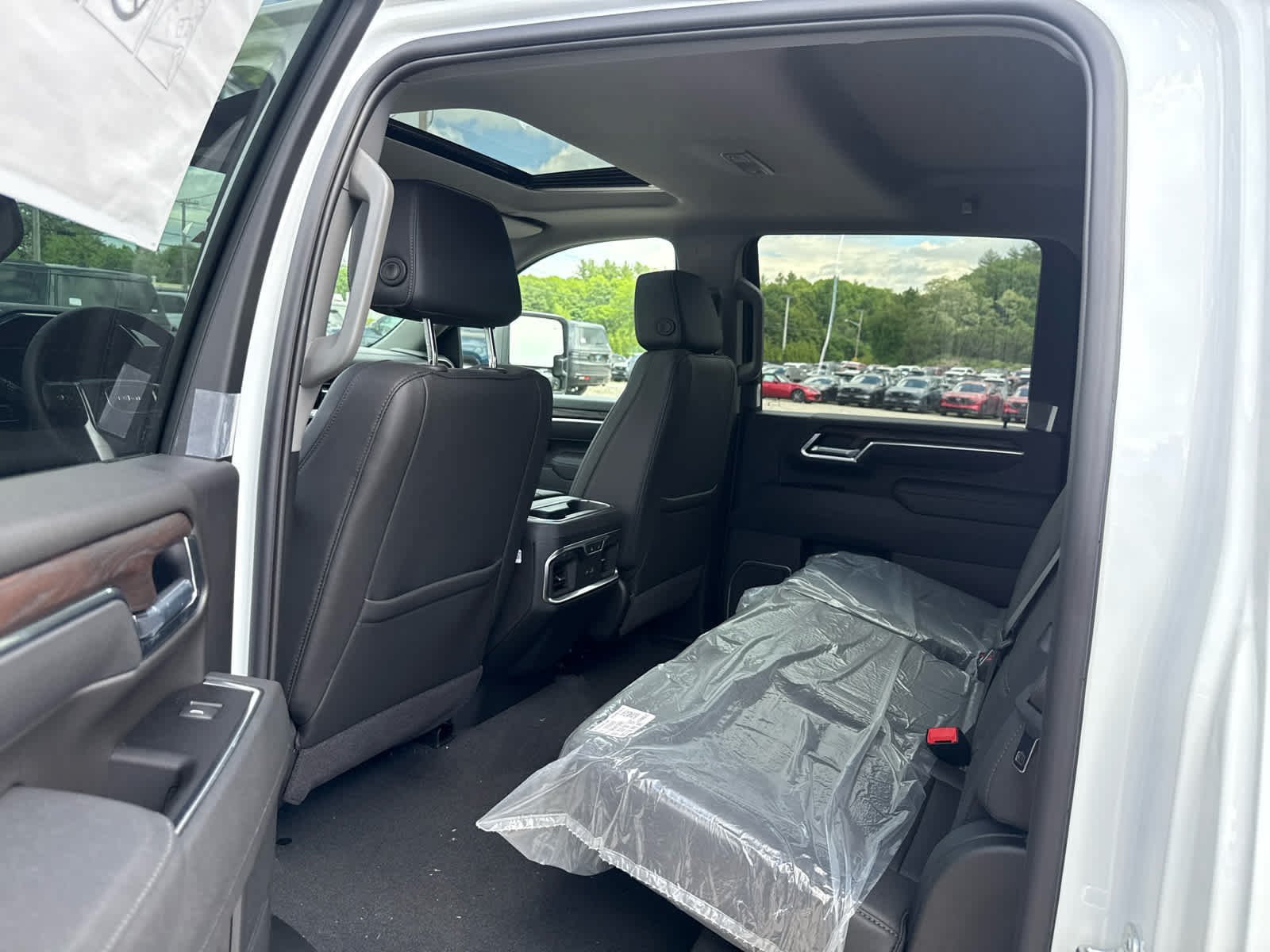 New 2026 GMC Sierra 2500 SLT w/ SLT Premium Package AWD/4WD image 21