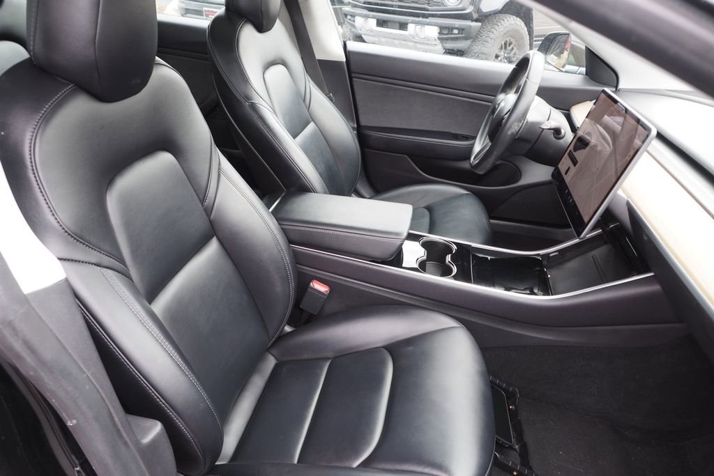 Used 2019 Tesla Model 3 Standard Range Plus image 18