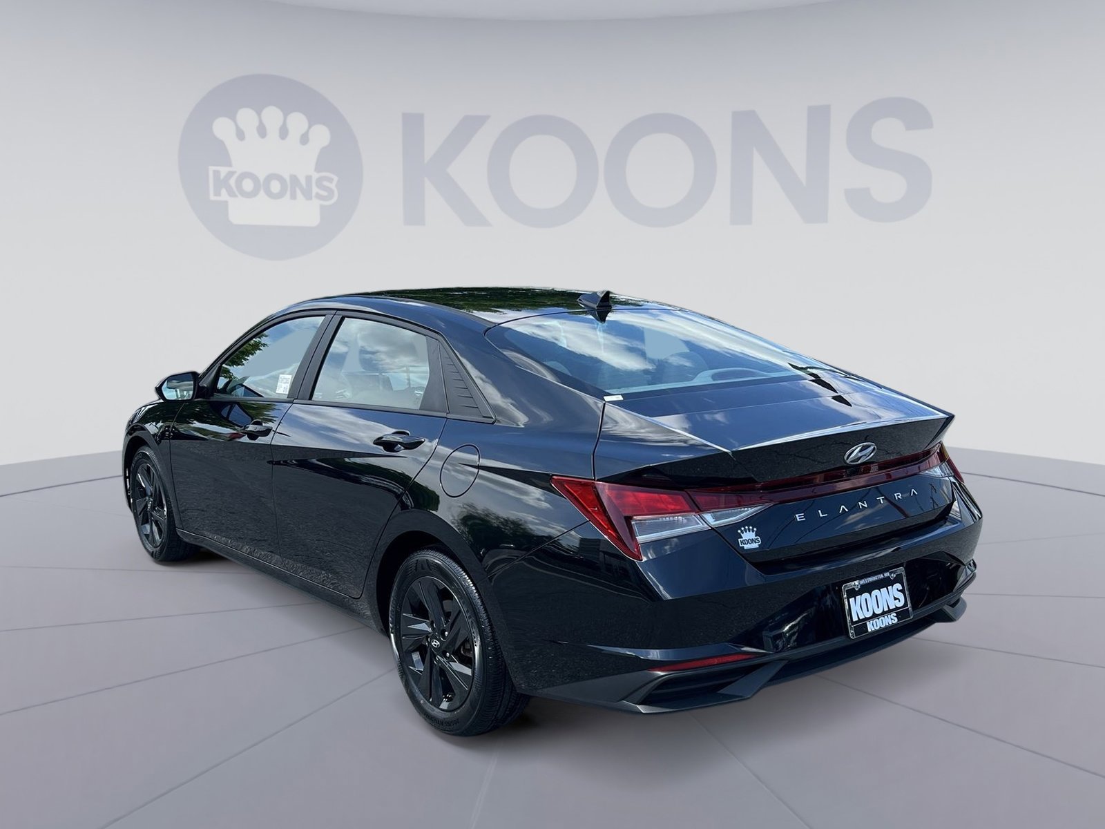 Used 2023 Hyundai Elantra SEL FWD image 14