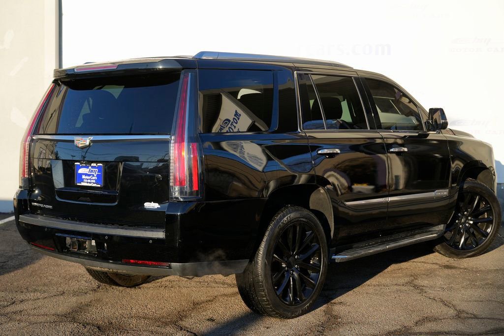 Used 2020 Cadillac Escalade Luxury AWD/4WD image 3