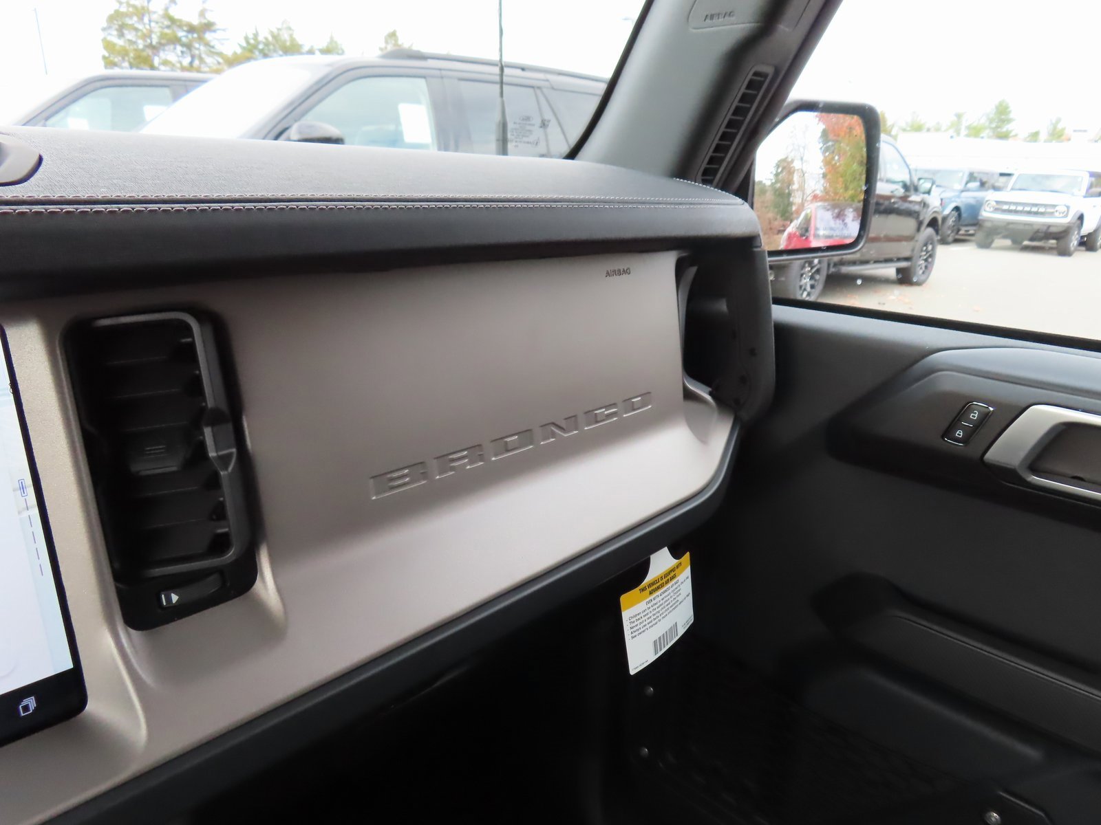 New 2025 Ford Bronco Outer Banks image 12