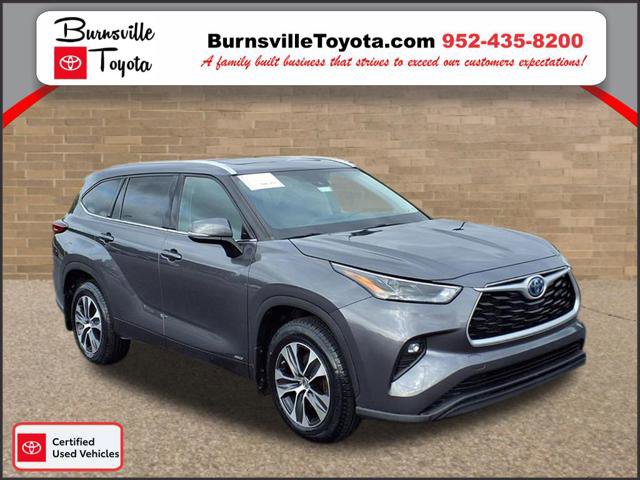 Certified 2022 Toyota Highlander XLE image 1