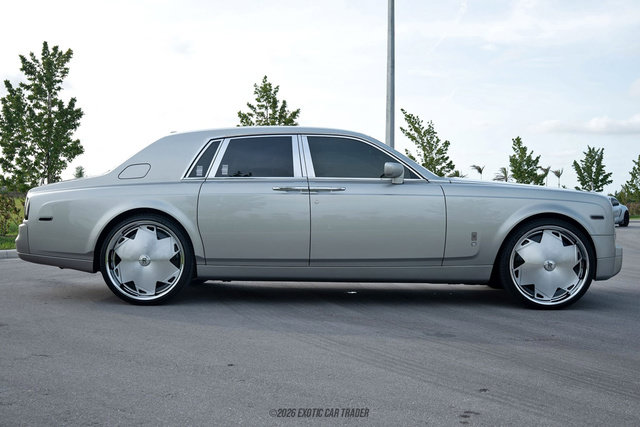 Used 2005 Rolls-Royce Phantom Sedan RWD image 9