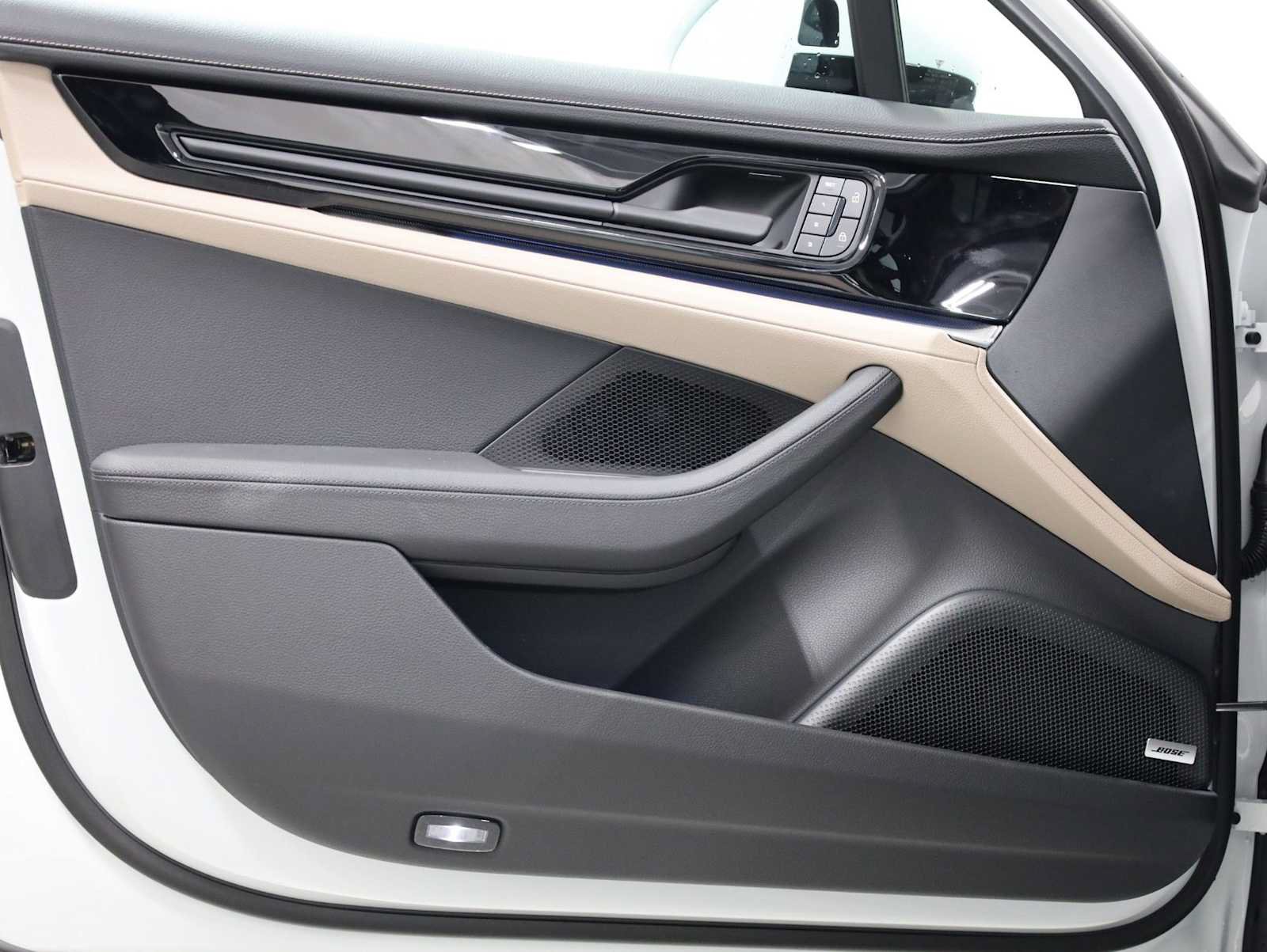 New 2026 Porsche Panamera 4 AWD/4WD image 16