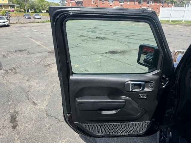Used 2023 Jeep Wrangler Unlimited w/ Cold Weather Group AWD/4WD image 16