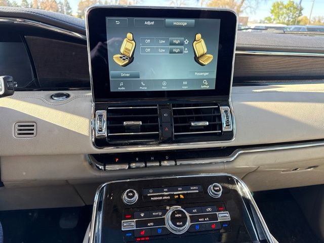 Used 2021 Lincoln Navigator Reserve w/ Luxury Package AWD/4WD image 17