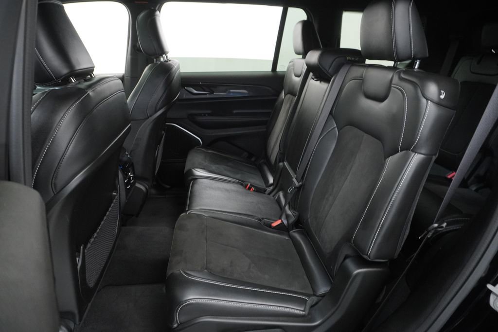 Used 2022 Jeep Grand Cherokee L Laredo AWD/4WD image 17
