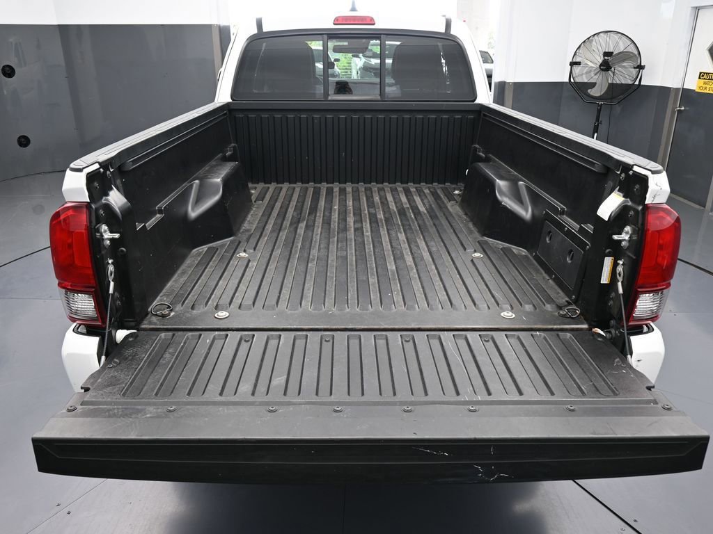 Used 2022 Toyota Tacoma SR image 29
