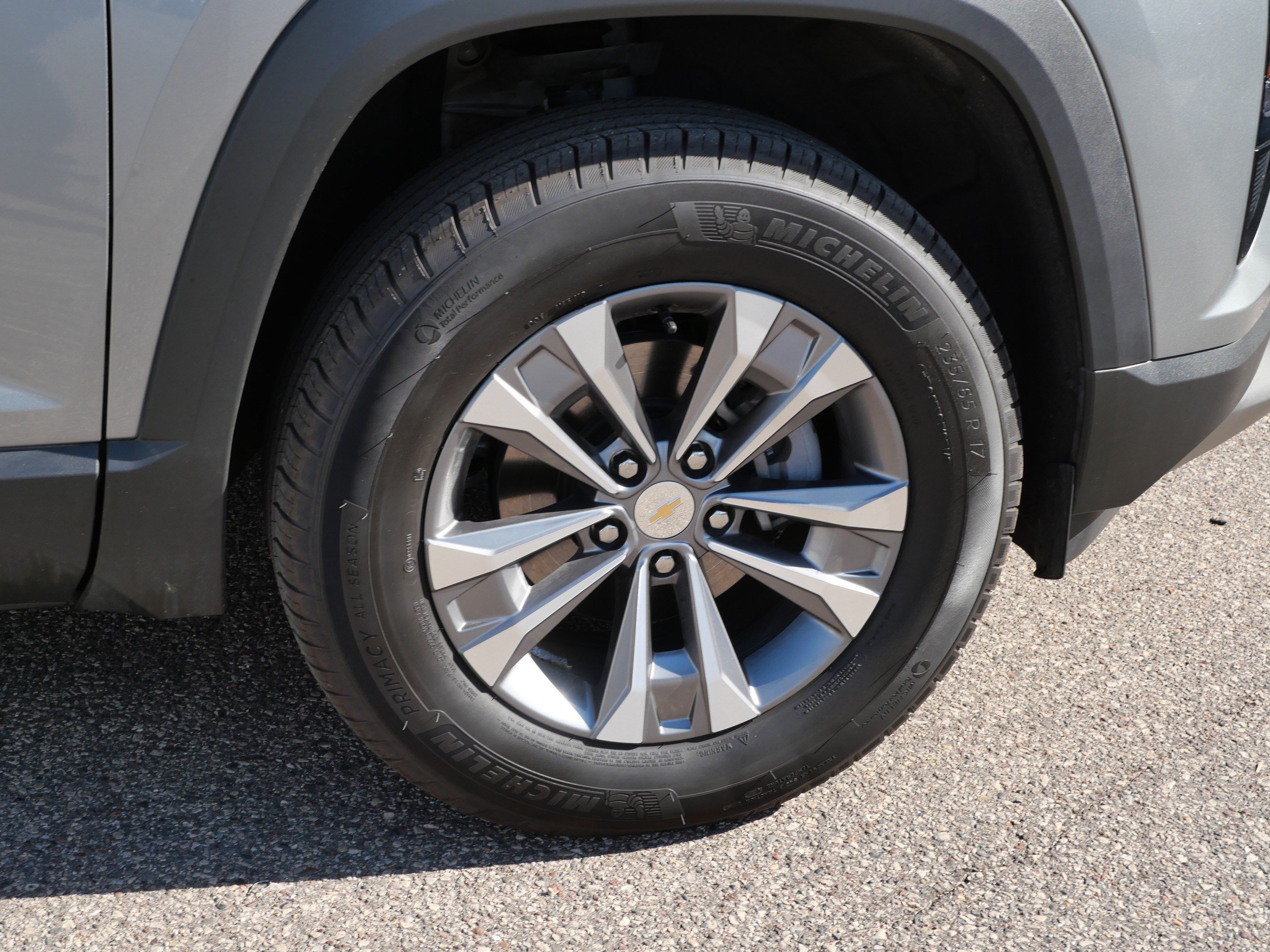 Used 2025 Chevrolet Equinox LT AWD/4WD image 14