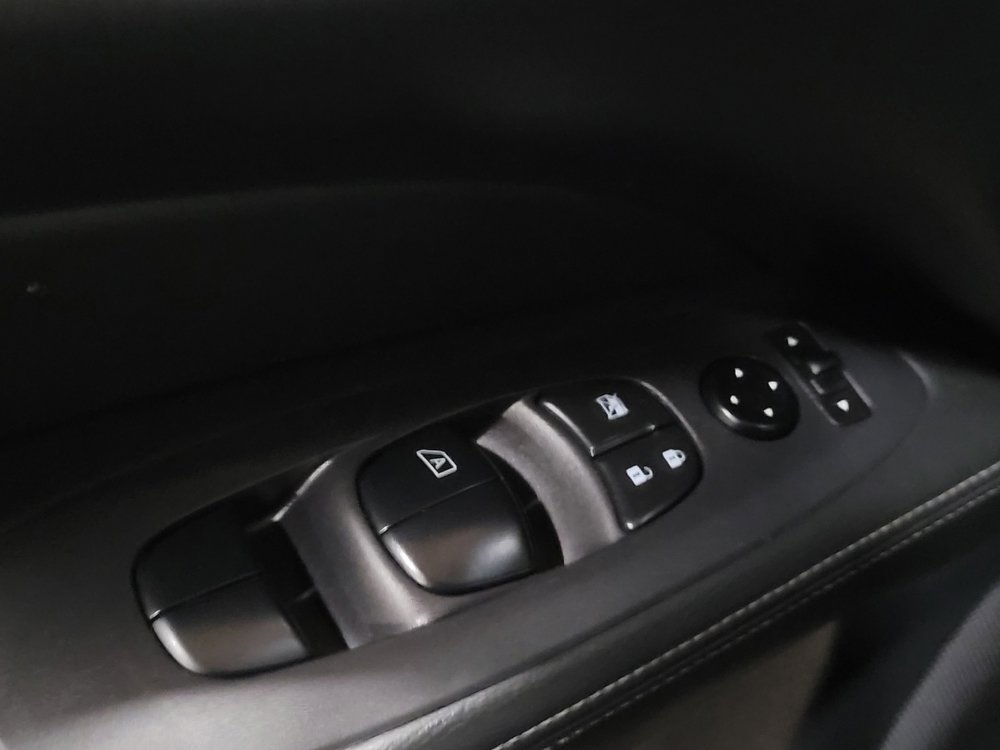 Used 2020 Nissan Pathfinder S image 27