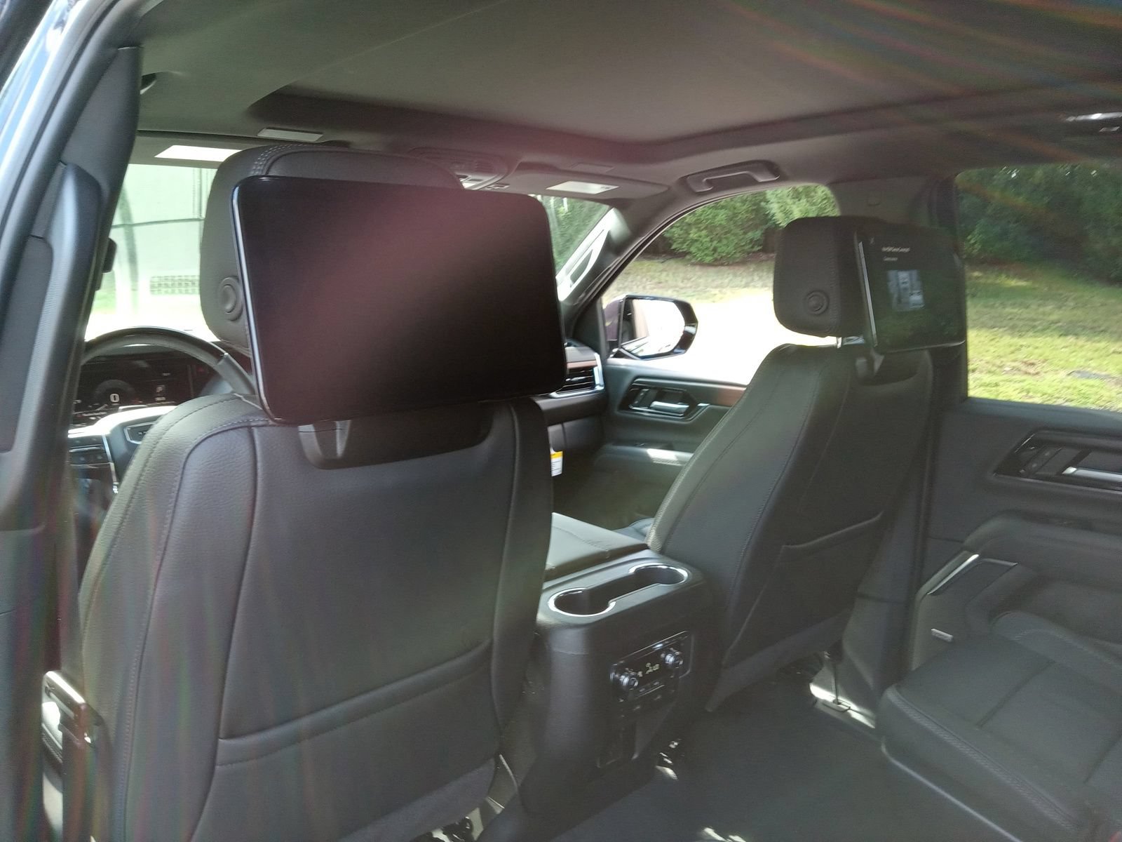 Used 2026 GMC Yukon Denali w/ Advanced Technology Package AWD/4WD image 26