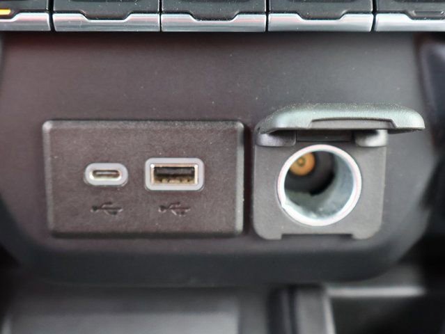 Used 2019 Chevrolet Silverado 1500 High Country w/ High Country Premium Package AWD/4WD image 40