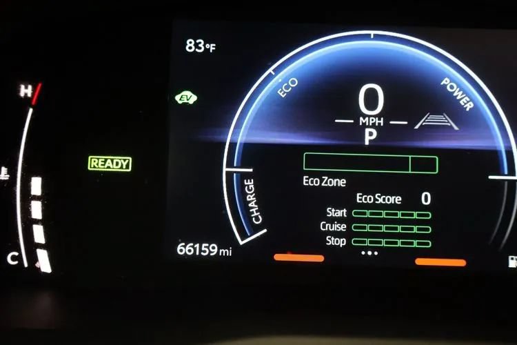 Used 2025 Toyota Camry LE FWD image 24