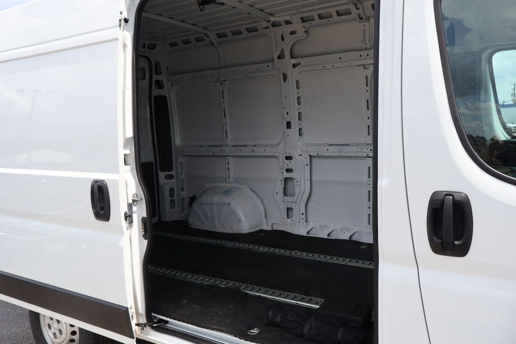 Used 2026 RAM ProMaster 2500 w/ Premium Convenience Group FWD image 14
