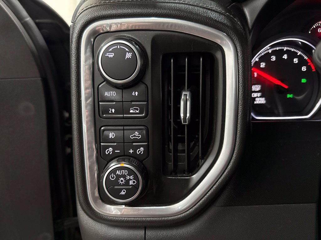 Used 2019 Chevrolet Silverado 1500 LTZ w/ LTZ Texas Edition AWD/4WD image 17