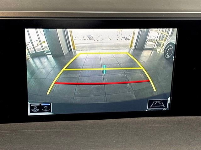 Used 2022 Lexus UX 200 w/ Premium Package image 16