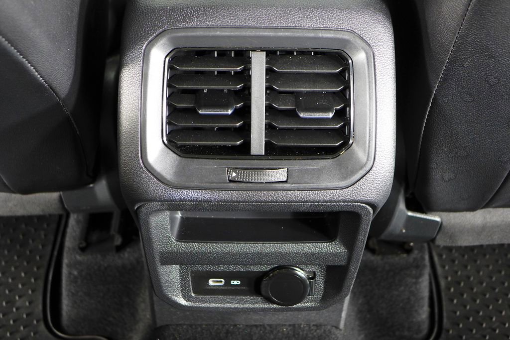 Used 2022 Volkswagen Tiguan SE image 24