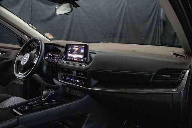Used 2023 Nissan Rogue SV image 15
