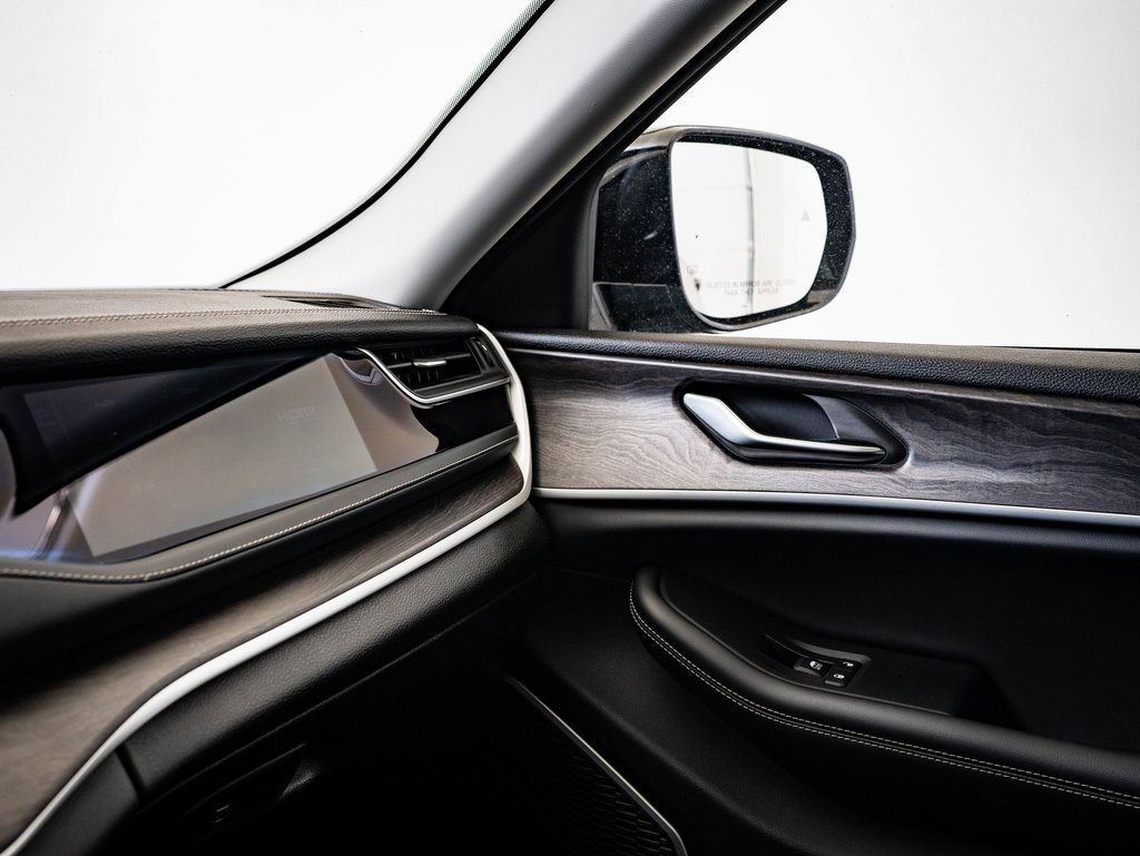 Used 2024 Jeep Grand Cherokee Limited 4xe image 33