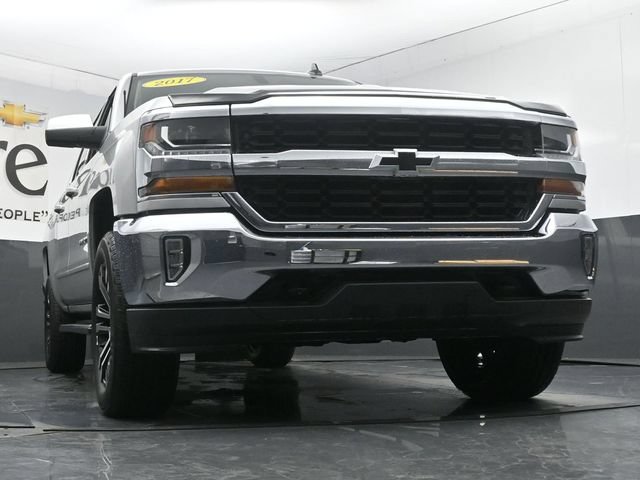Used 2017 Chevrolet Silverado 1500 LT w/ All Star Edition AWD/4WD image 3