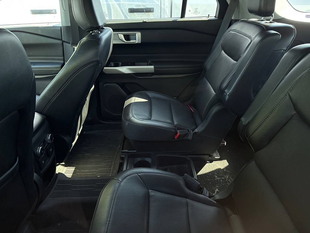 Used 2021 Ford Explorer Limited w/ Equipment Group 301A AWD/4WD image 10