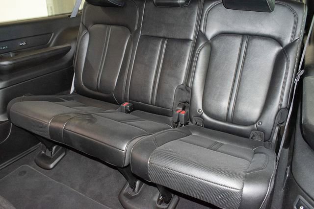 Used 2024 Jeep Wagoneer L Series II w/ Flexible Seating Group AWD/4WD image 18
