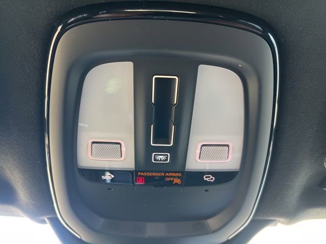 Certified 2025 Volvo XC90 B6 Ultra w/ Lounge Package image 40