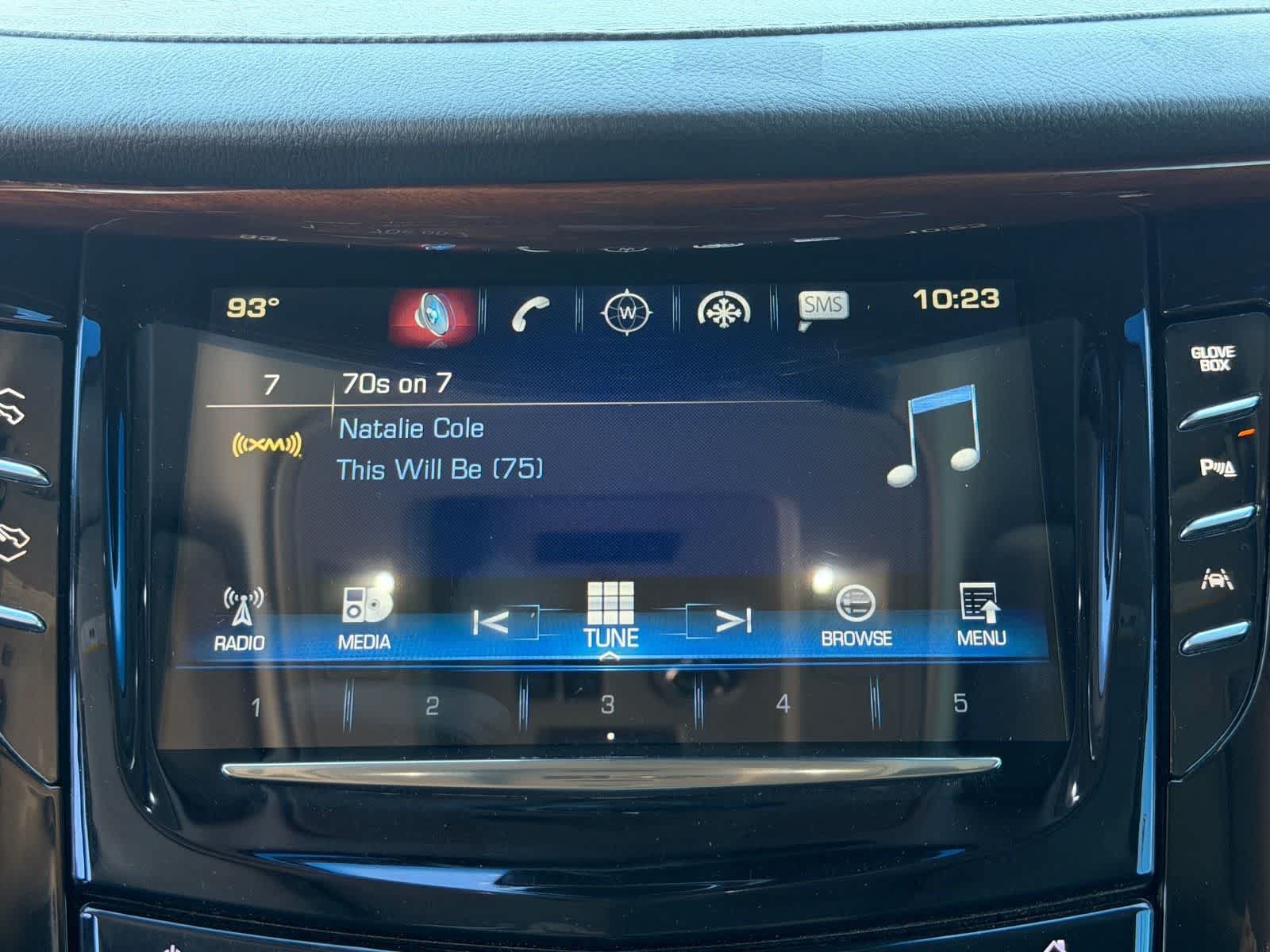 Used 2016 Cadillac Escalade Luxury AWD/4WD image 25