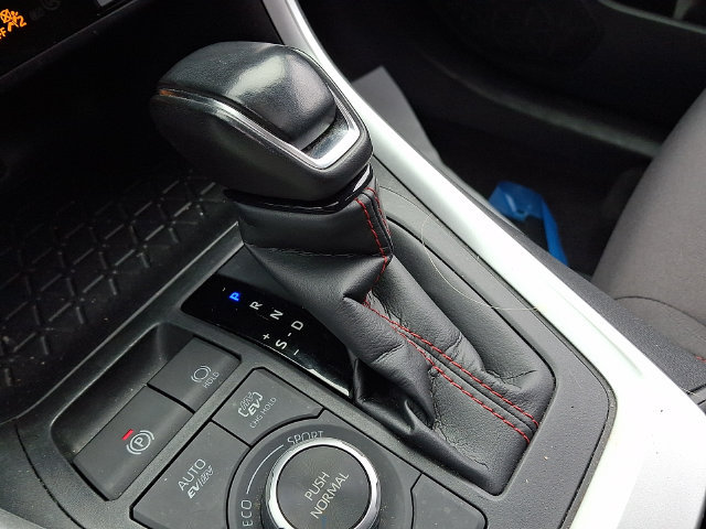 Used 2023 Toyota RAV4 SE w/ Weather & Moonroof Package AWD/4WD image 11