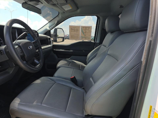 Used 2025 Ford F250 XL w/ FX4 Off-Road Package AWD/4WD image 5