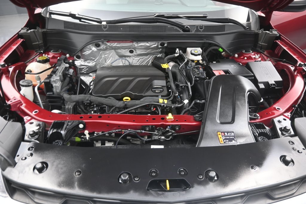 Used 2025 Chevrolet Trax LS FWD image 11