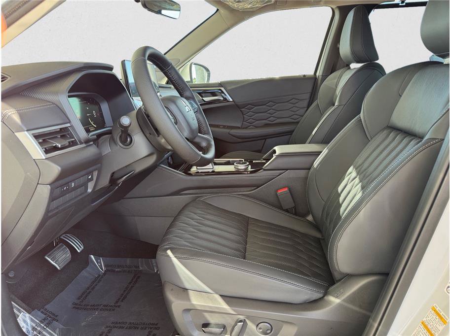 New 2026 Mitsubishi Outlander SEL FWD image 10