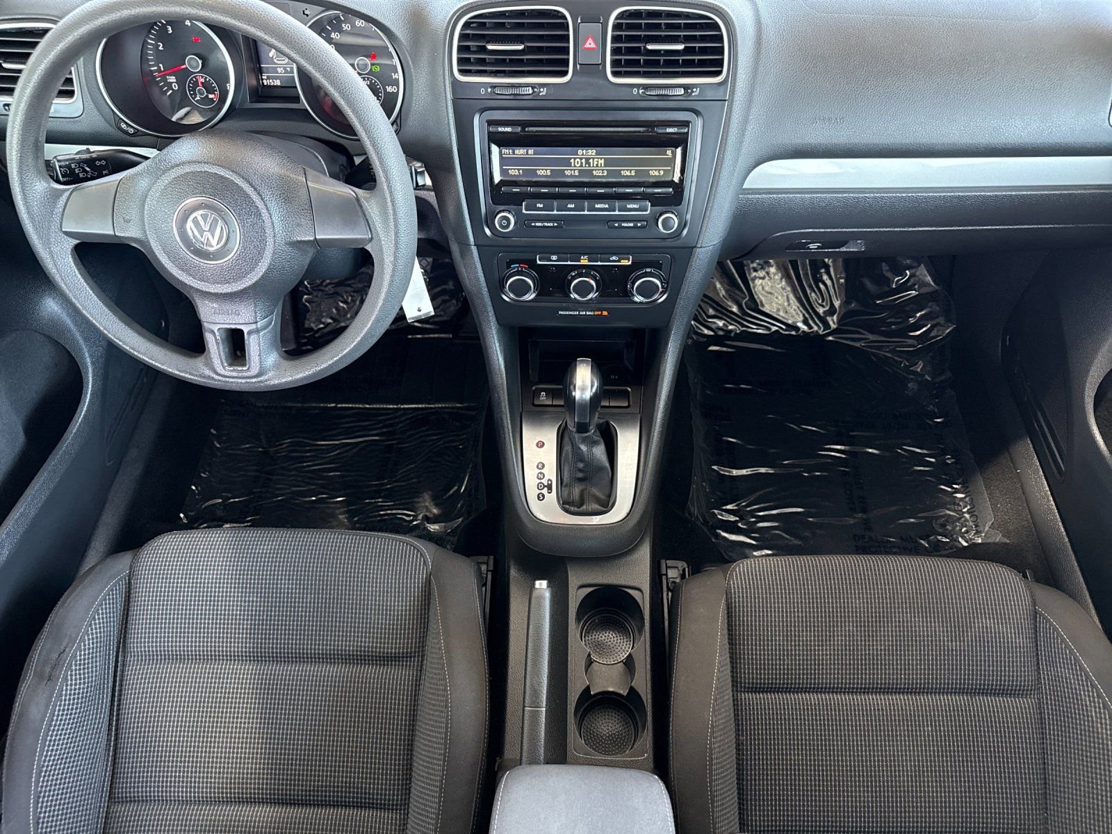Used 2013 Volkswagen Golf 4-Door FWD image 12
