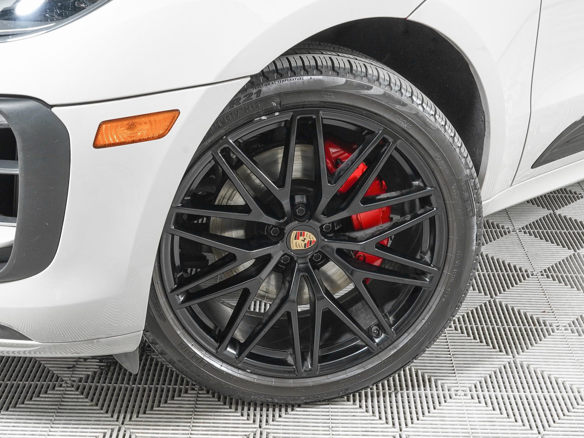 Used 2024 Porsche Macan S image 31