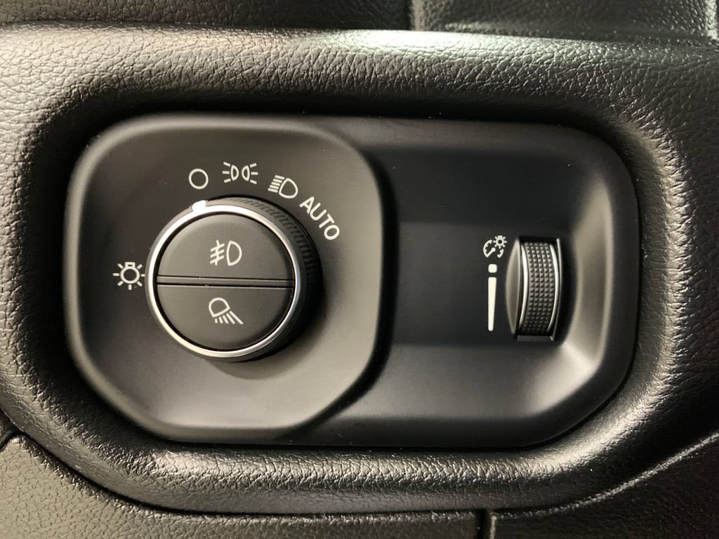 Used 2021 RAM 1500 Big Horn AWD/4WD image 14