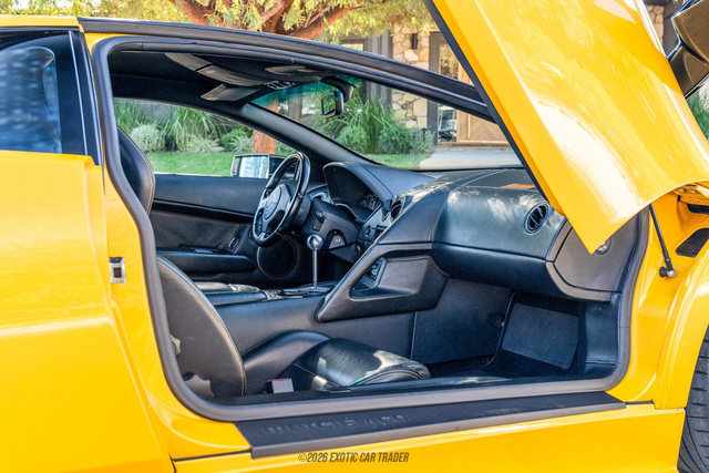 Used 2004 Lamborghini Murcielago Coupe image 40