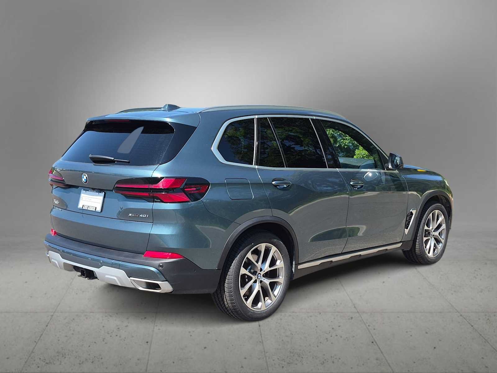 Used 2024 BMW X5 xDrive40i w/ Parking Assistance Package AWD/4WD image 8