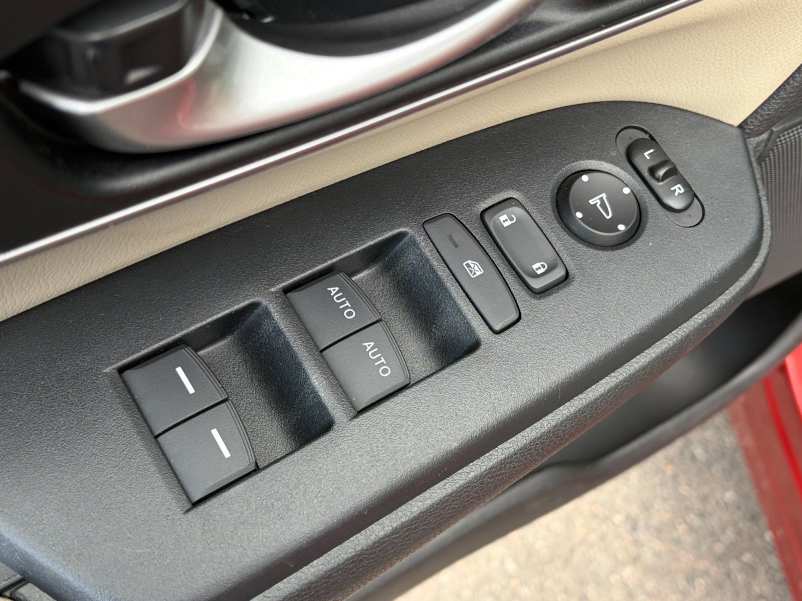 Used 2017 Honda CR-V Touring image 15