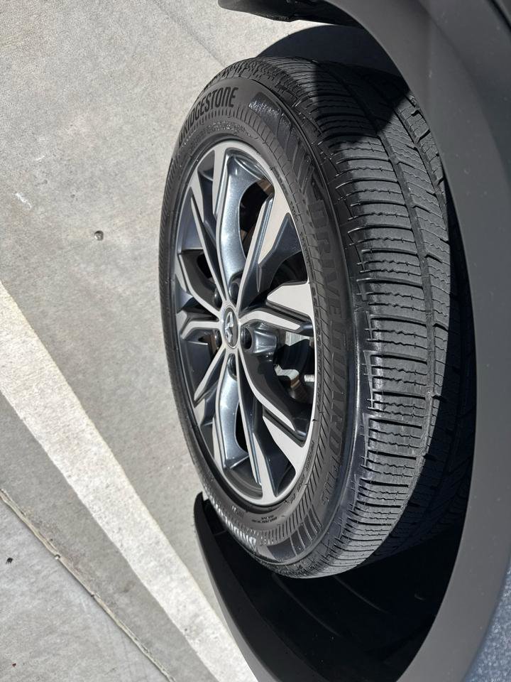 Used 2017 INFINITI QX30 Premium w/ Navigation Package image 19