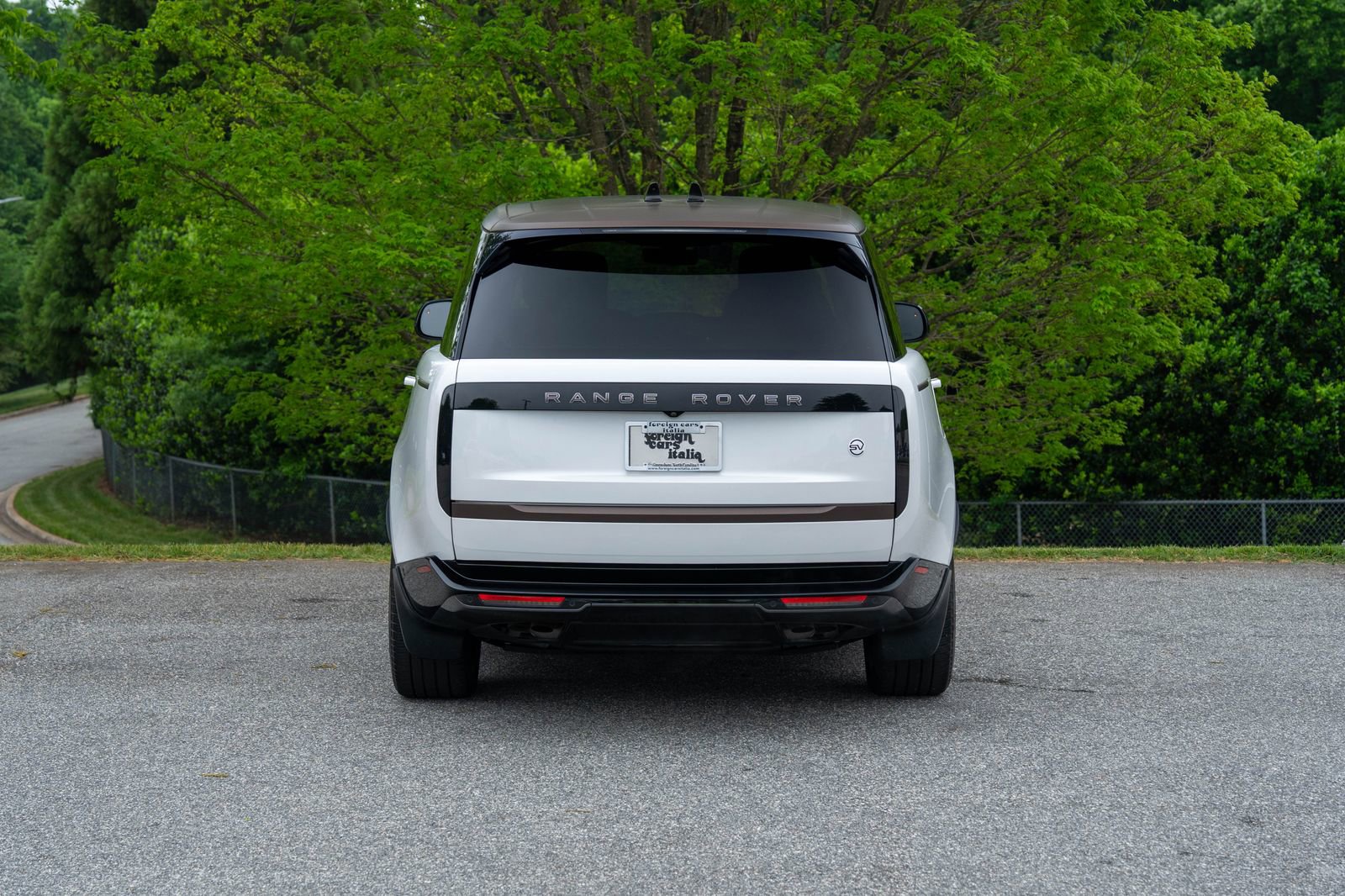 Used 2023 Land Rover Range Rover SV AWD/4WD image 6