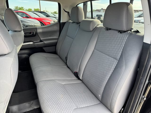 Used 2022 Toyota Tacoma SR5 AWD/4WD image 17