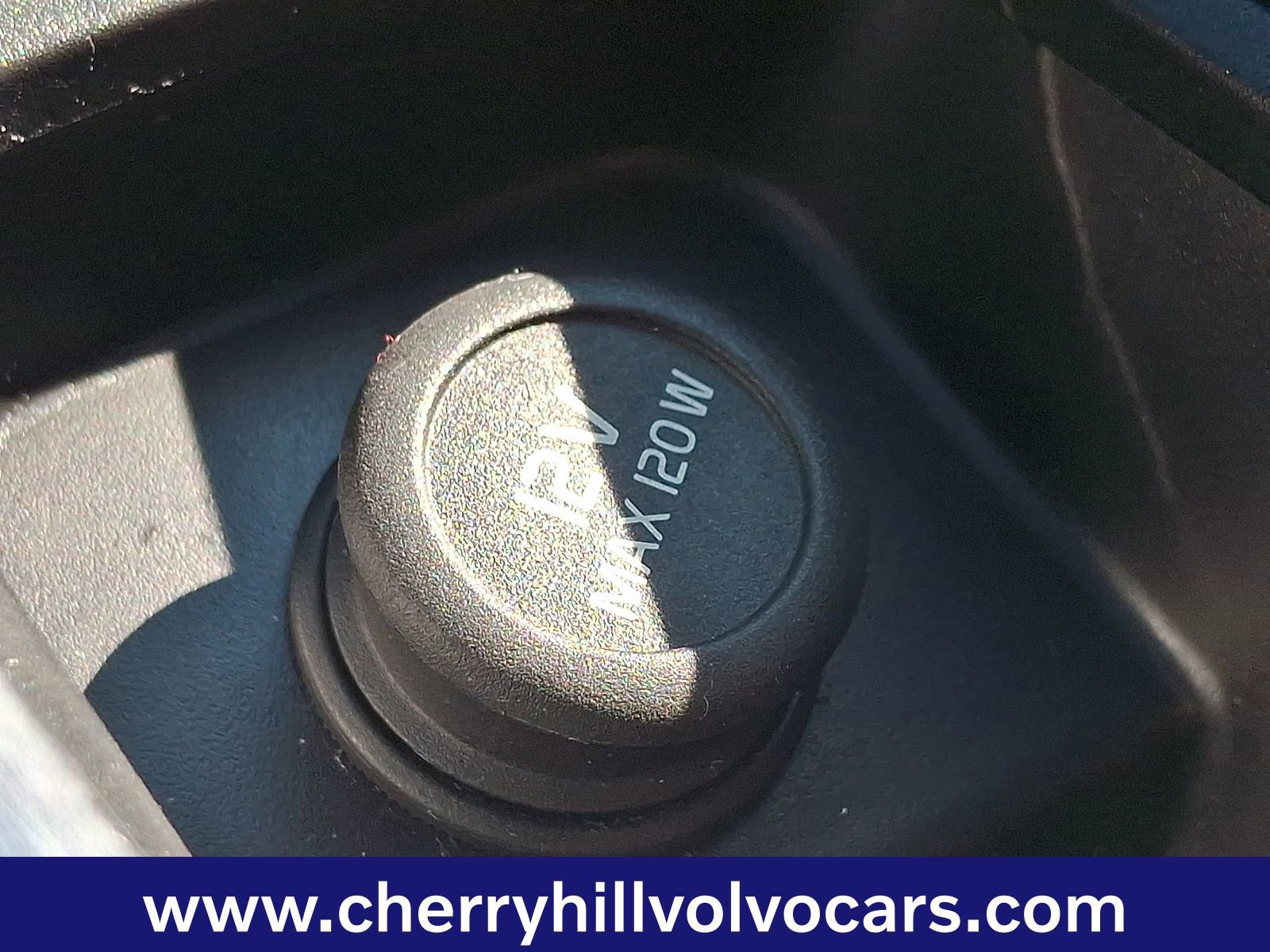 Certified 2023 Volvo XC90 B6 Core w/ Climate Package image 27