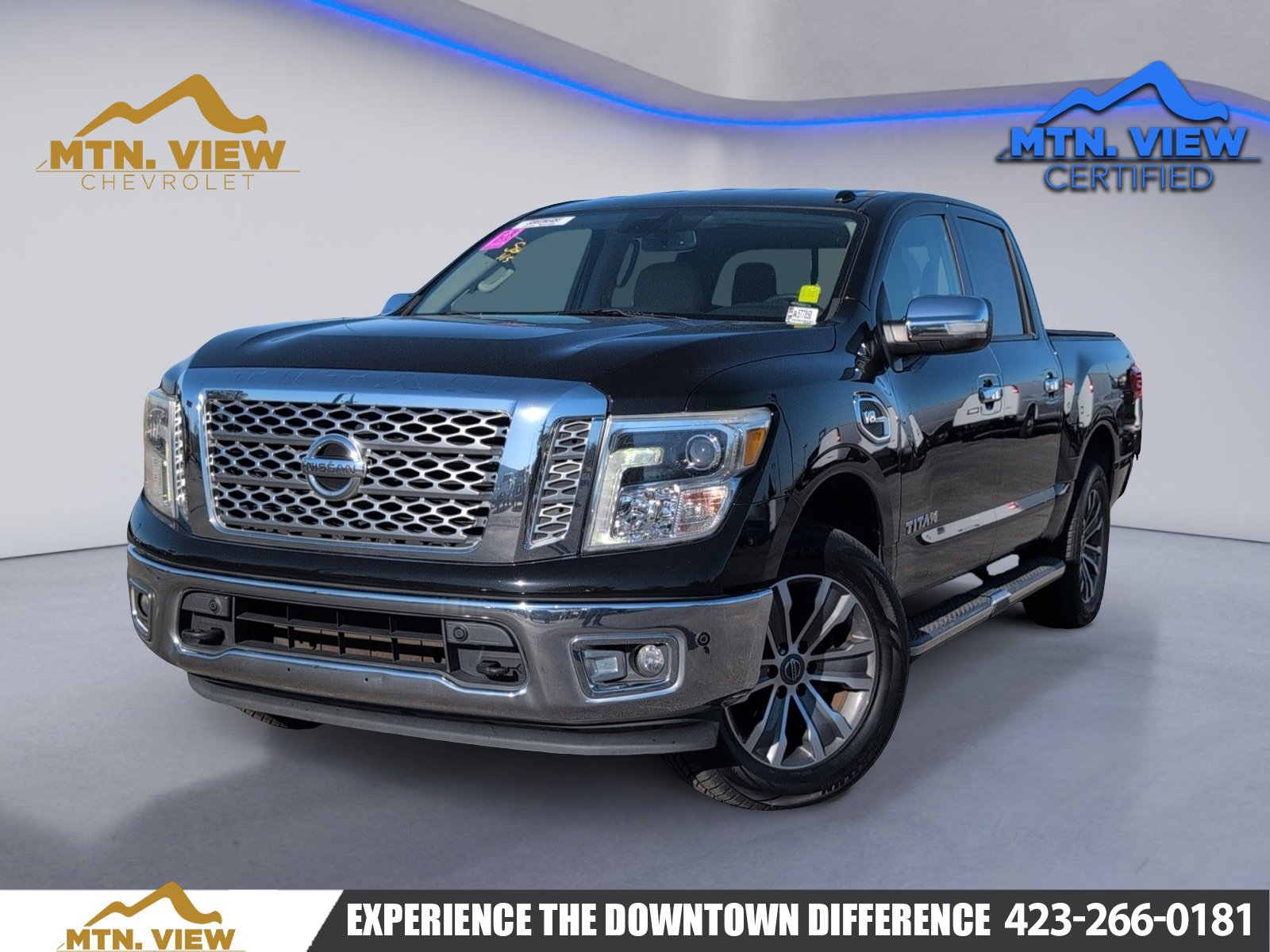 Used 2017 Nissan Titan SL image 1