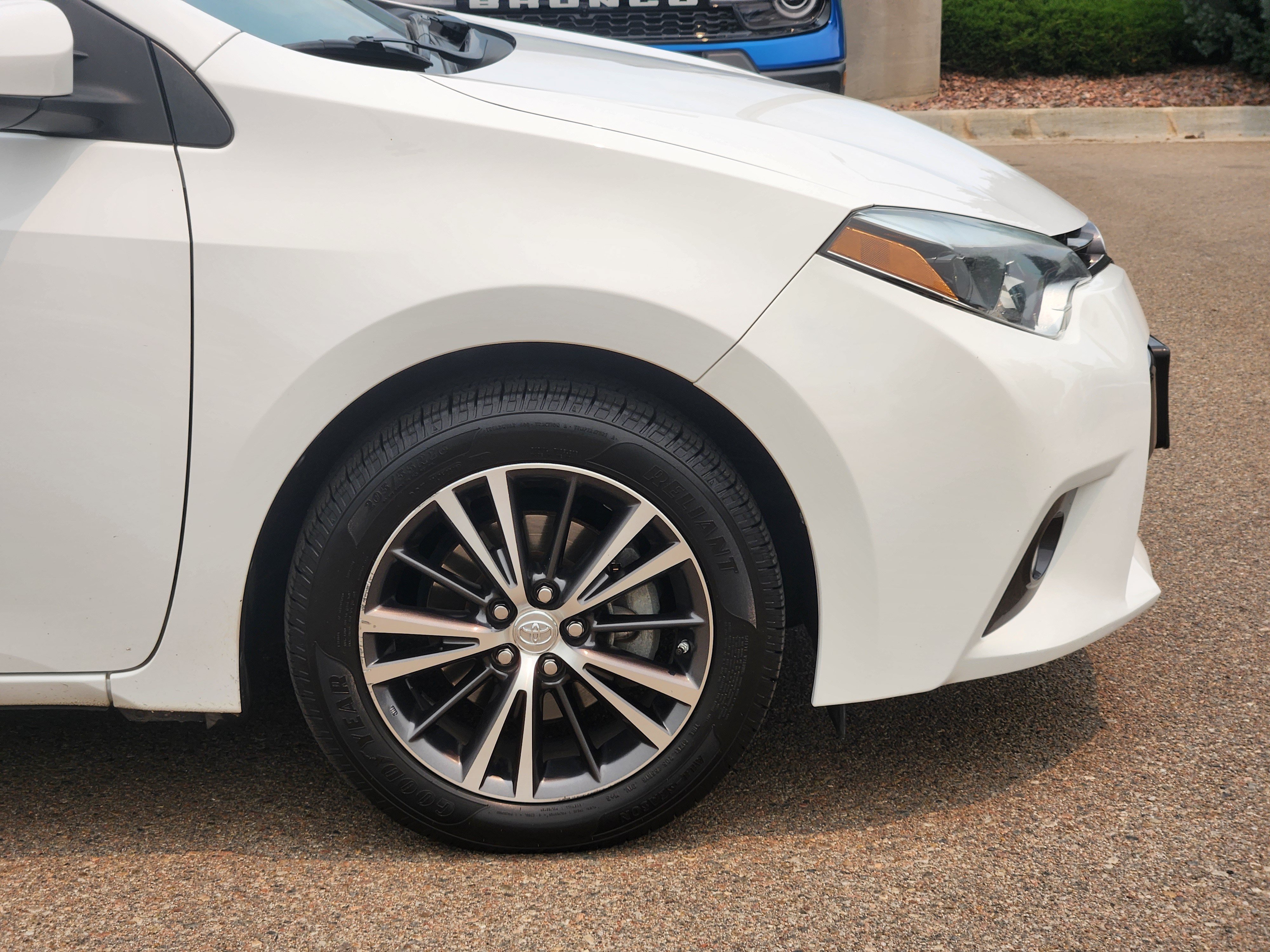 Used 2016 Toyota Corolla LE FWD image 7