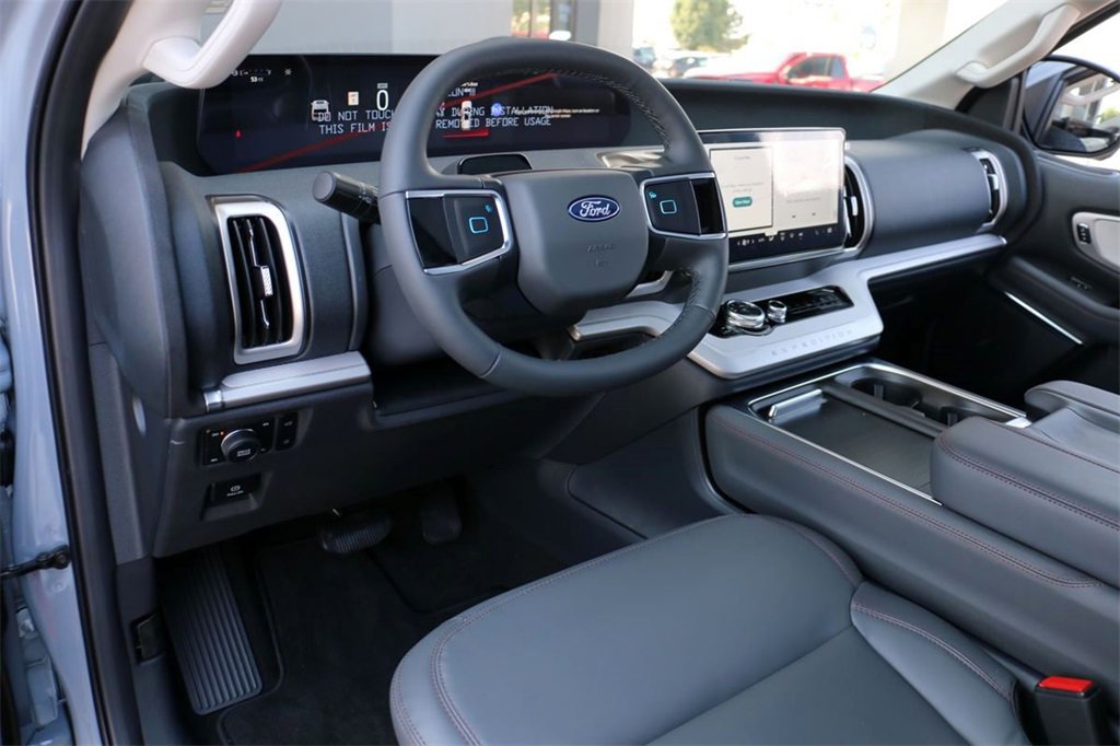 New 2025 Ford Expedition Active image 17