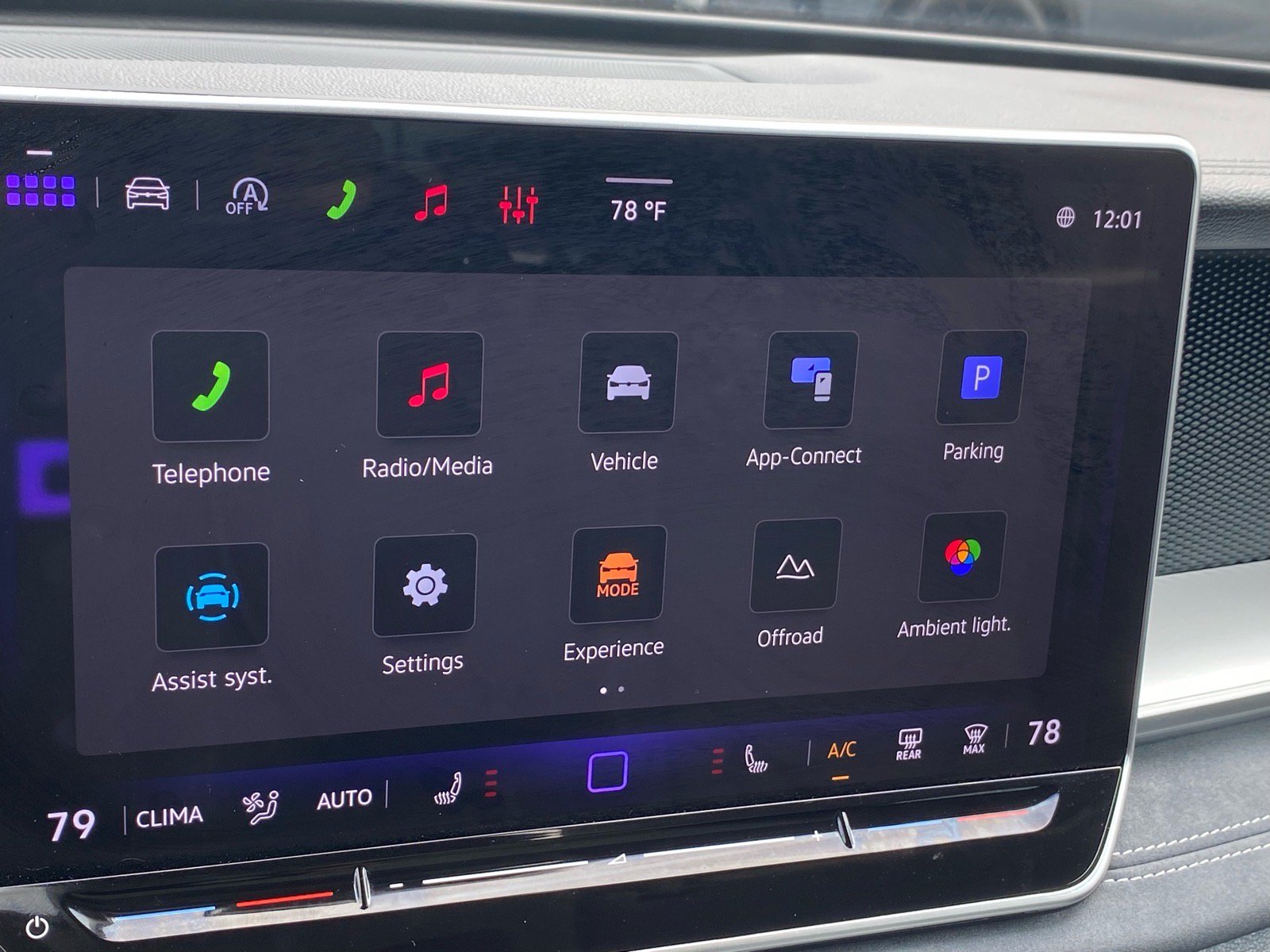Certified 2026 Volkswagen Tiguan SE AWD/4WD image 13
