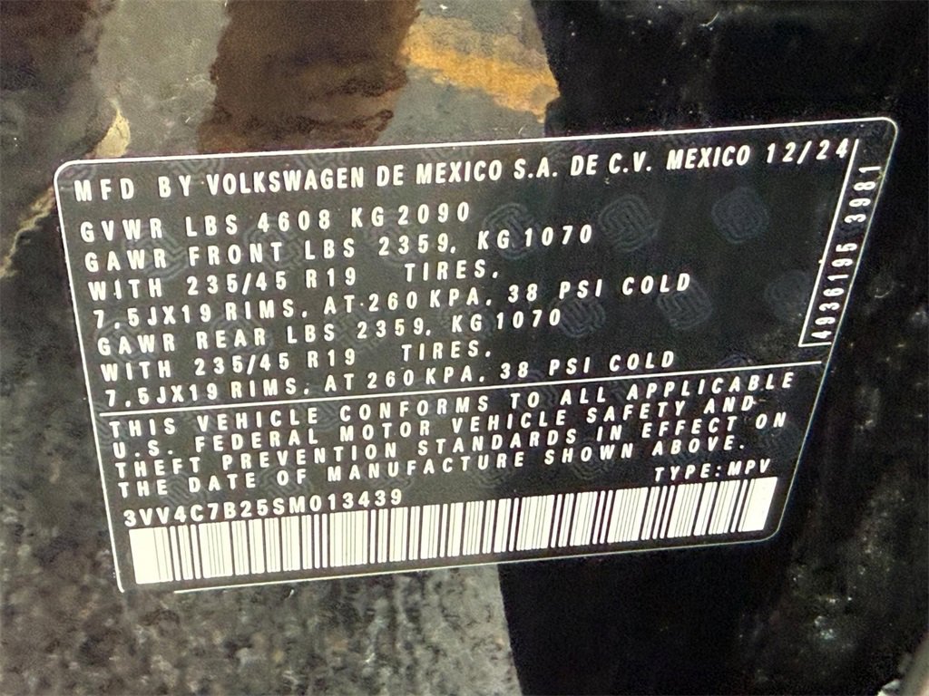 Certified 2025 Volkswagen Taos SEL image 23