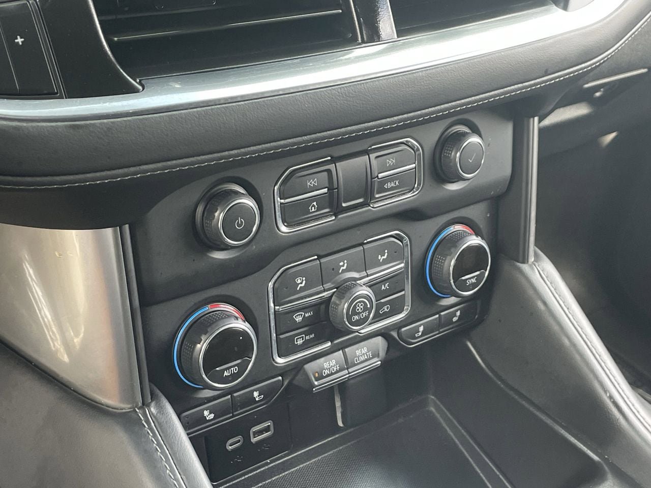 Used 2024 Chevrolet Tahoe LT image 30