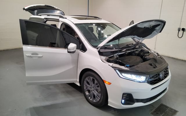 Used 2025 Honda Odyssey Touring image 10