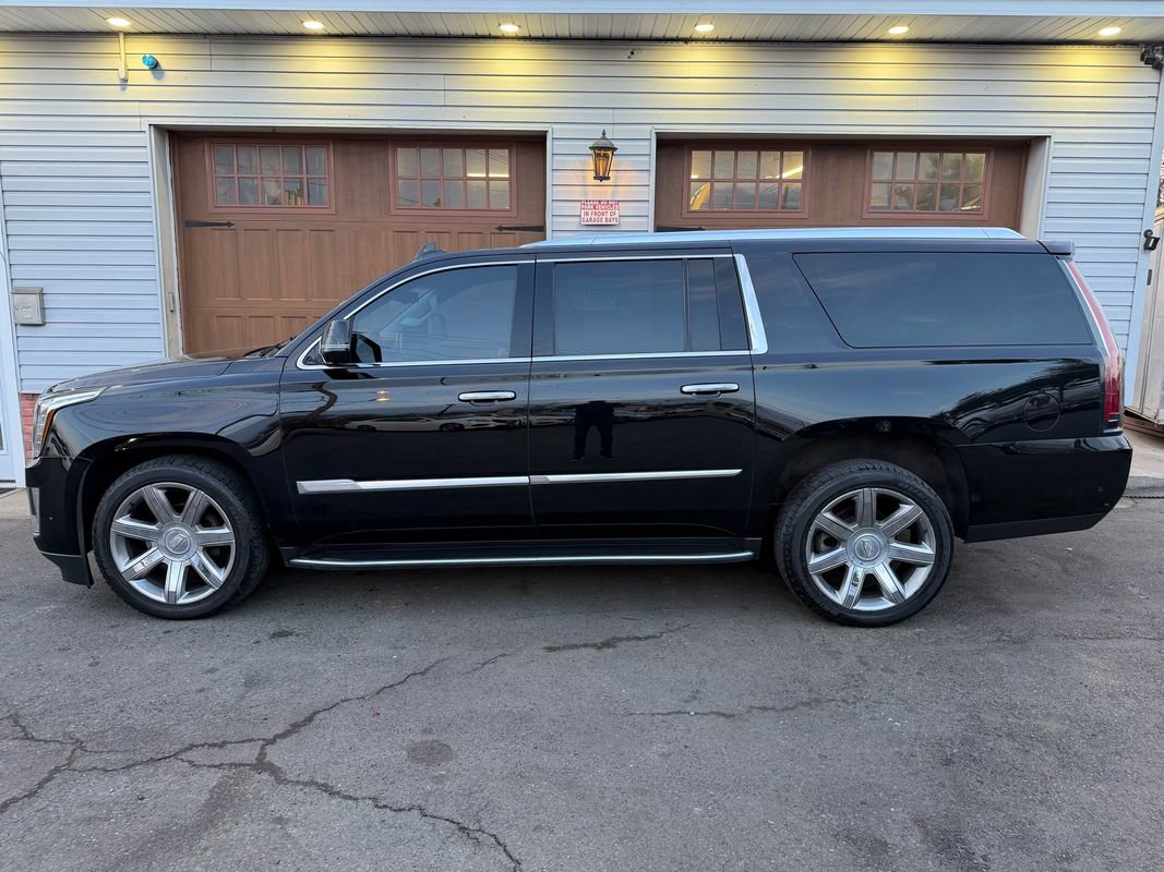 Used 2019 Cadillac Escalade ESV Luxury image 6